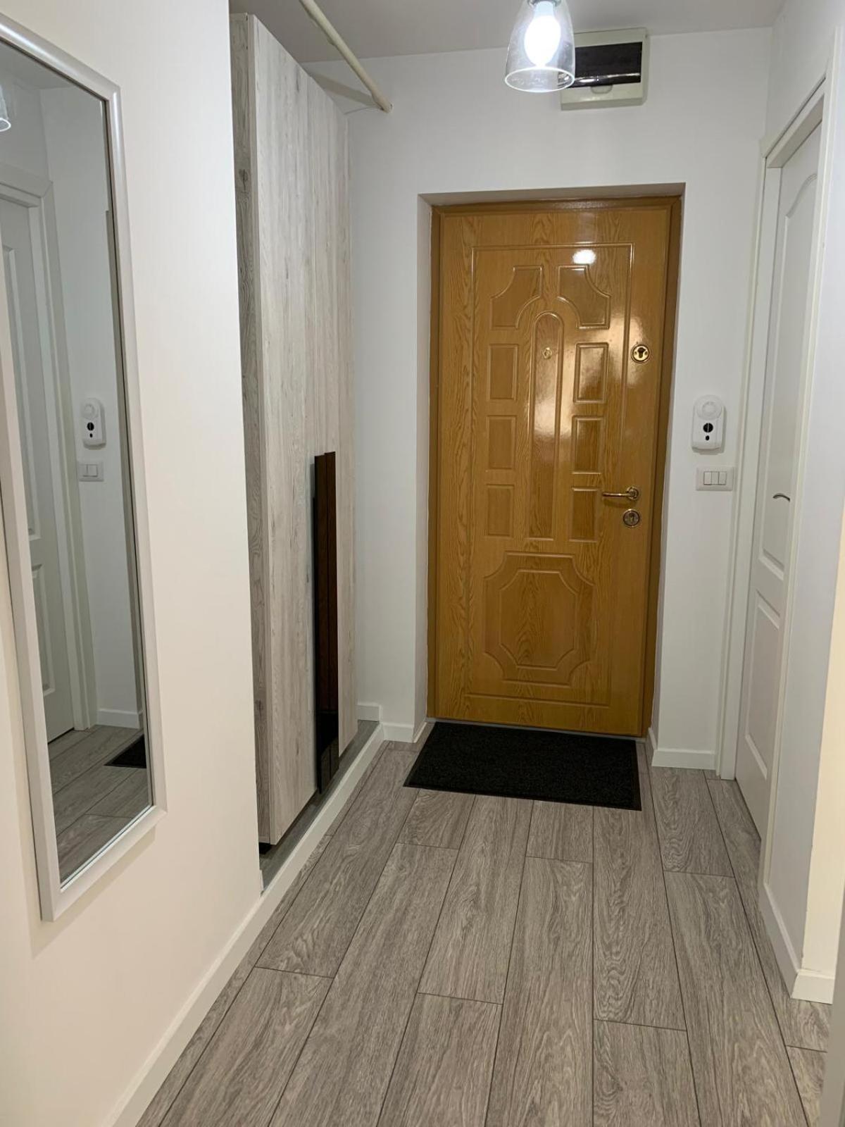 Rose Apartment Piatra Neamţ Екстериор снимка