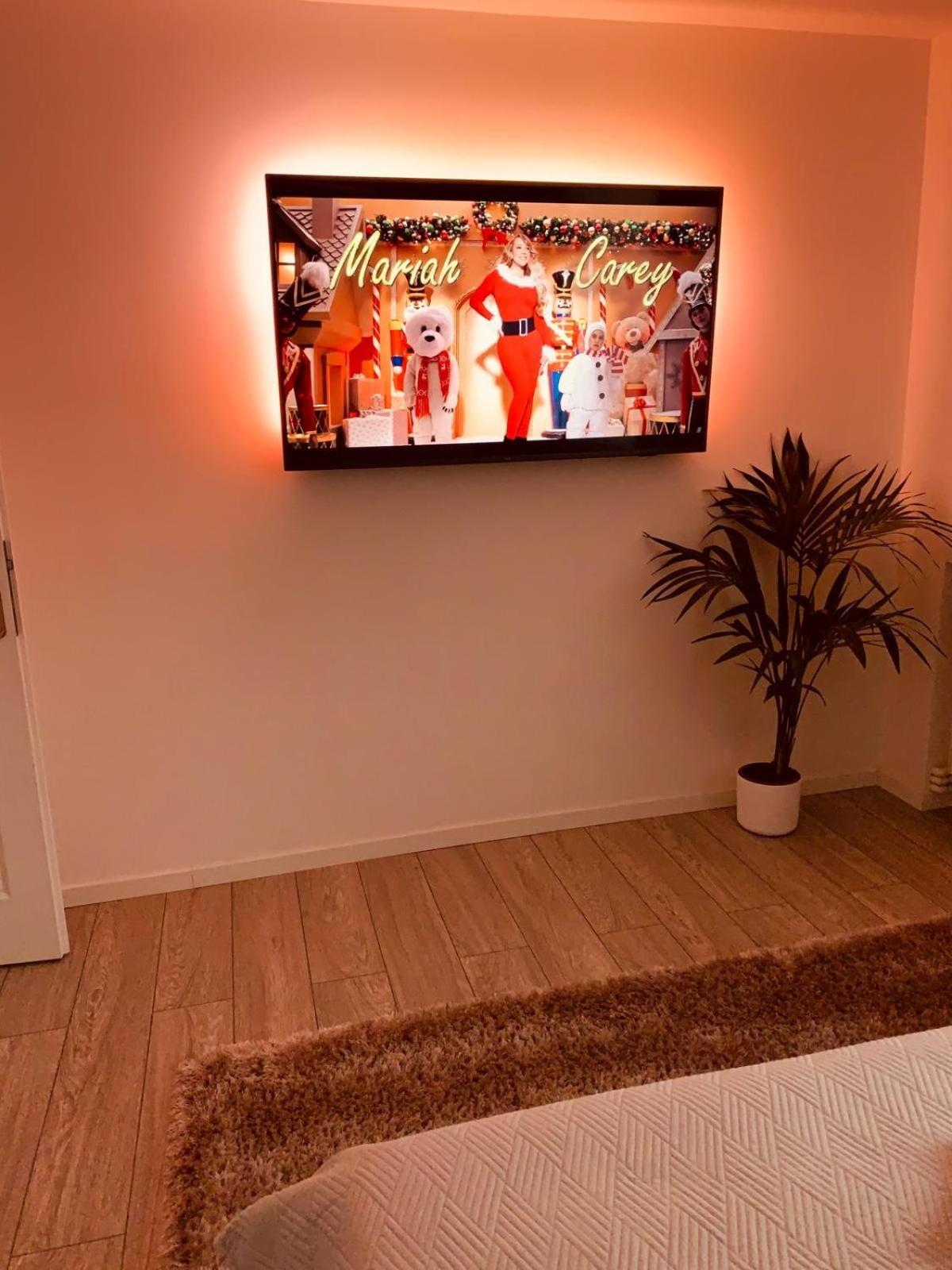 Rose Apartment Piatra Neamţ Екстериор снимка