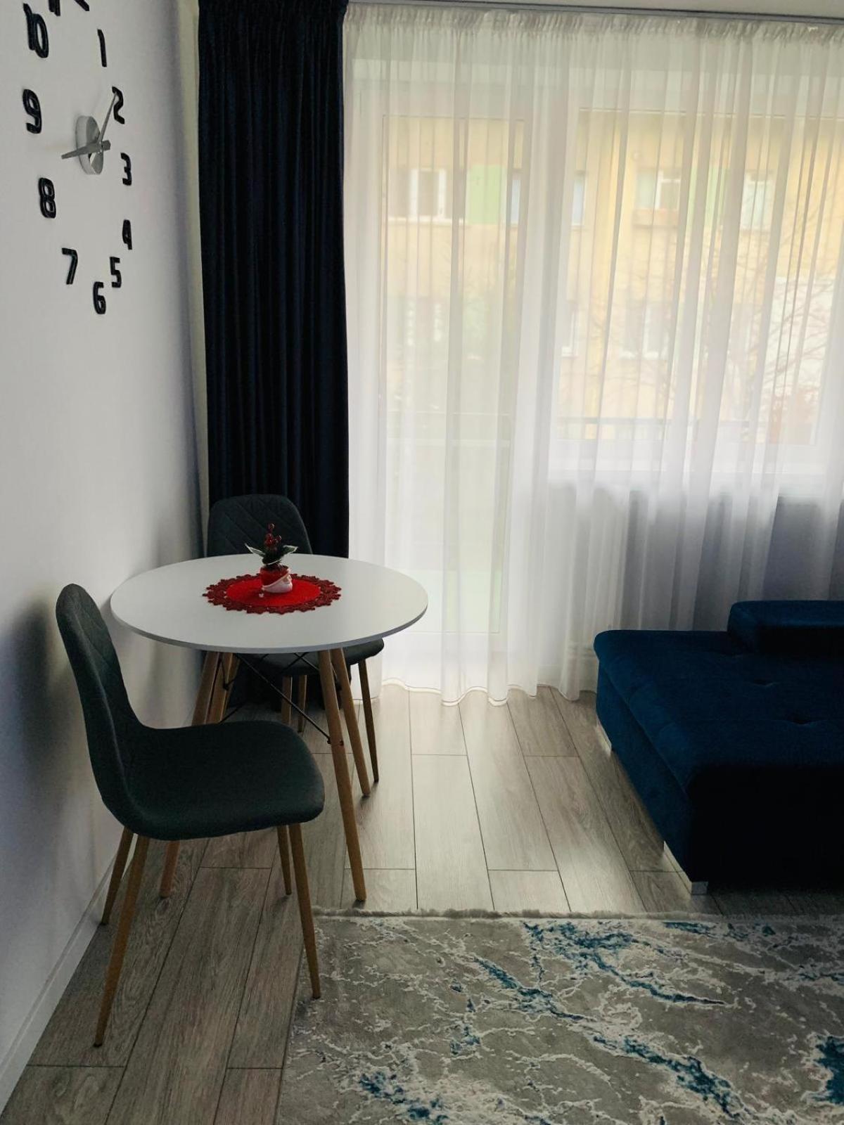 Rose Apartment Piatra Neamţ Екстериор снимка